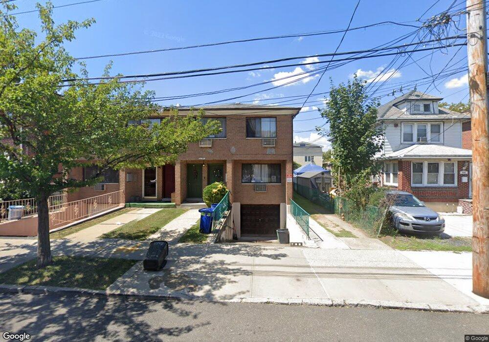 6120 162nd St, Fresh Meadows, NY 11365 - photo 1