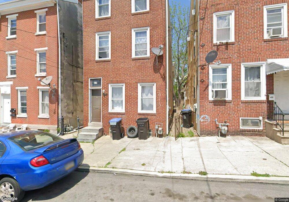 341 E Penn St, Norristown, PA 19401 - photo 1