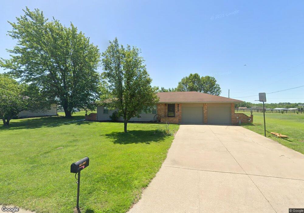 8611 SW 27th St, Topeka, KS 66614 - photo 1