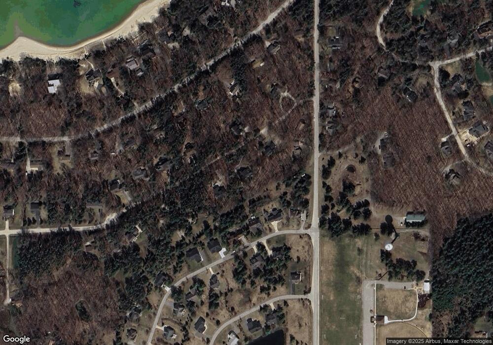 12520 Pineridge Dr, Charlevoix, MI 49720 - photo 1