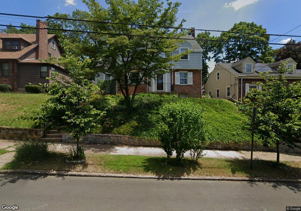 135 Roydon Rd, New Haven, CT 06511 - photo 1