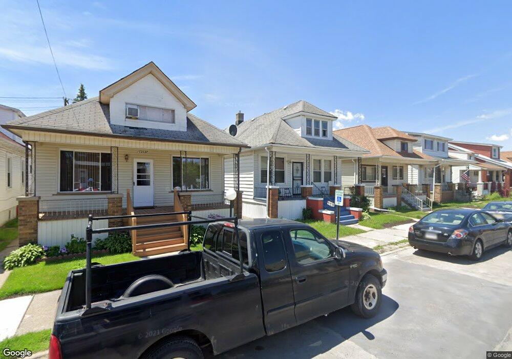 12033 Mcdougall St, HamtraMcK, MI 48212 - photo 1