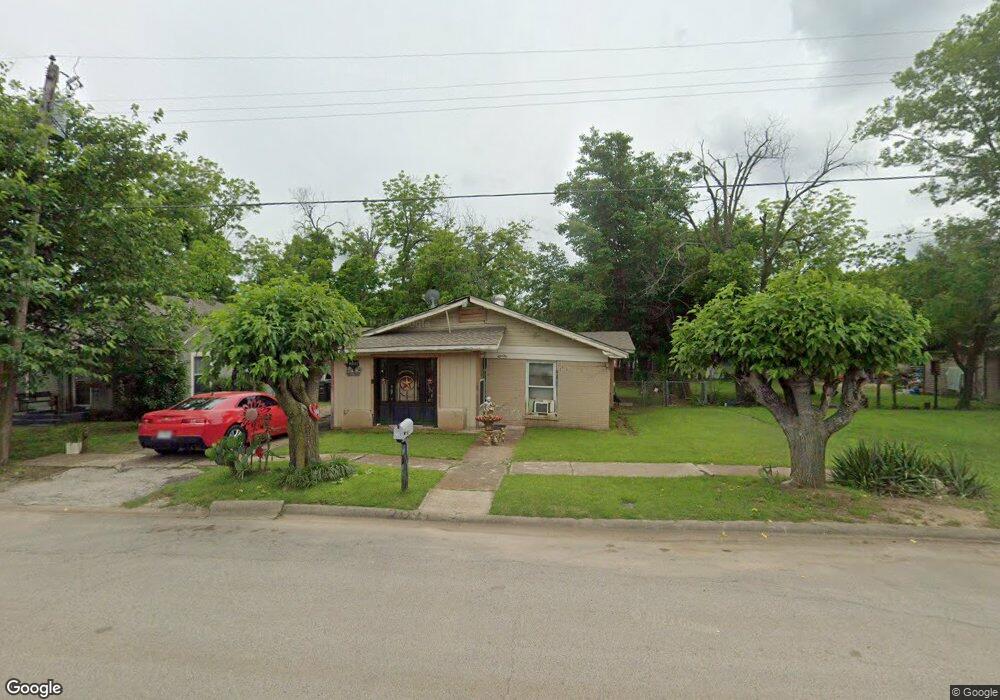 229 Huron St, Cleburne, TX 76031 - photo 1