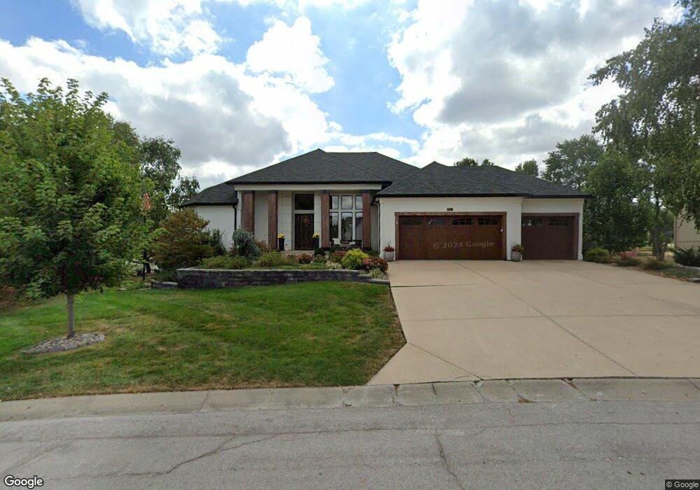 917 SW Drake Dr, Lees Summit, MO 64082 - photo 1