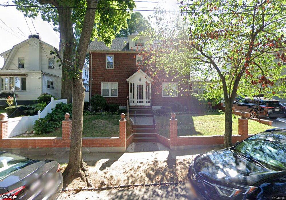 3347 168th St, Flushing, NY 11358 - photo 1