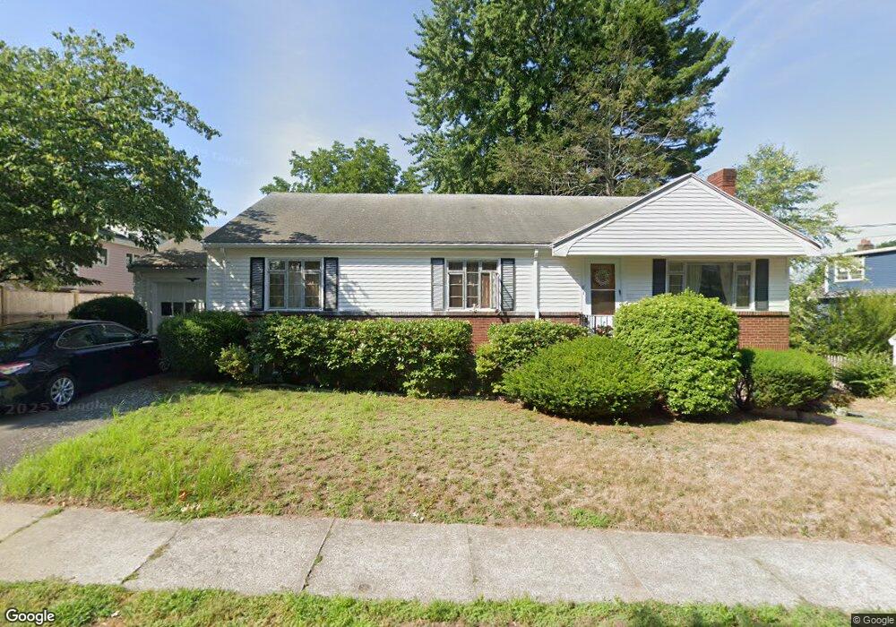 8 Lyall St, West Roxbury, MA 02132 - photo 1