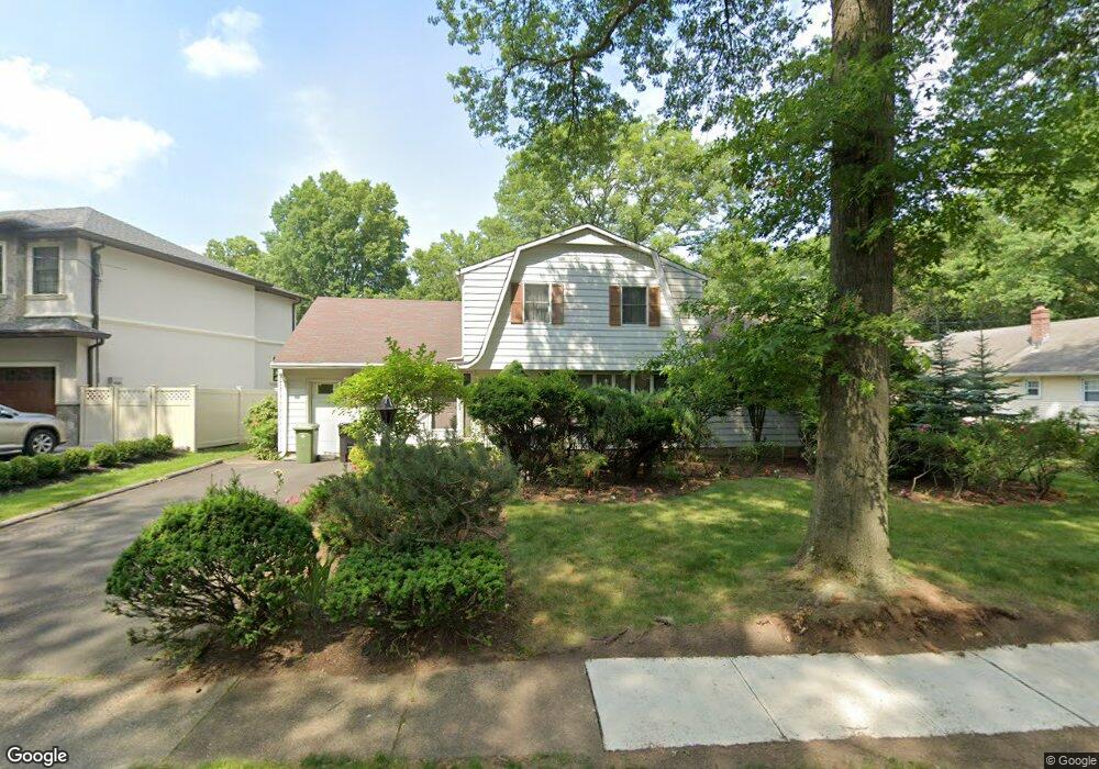 39 Ferndale Rd, Paramus, NJ 07652 - photo 1