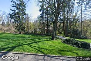 88 Middle Rd, Port Washington, NY 11050