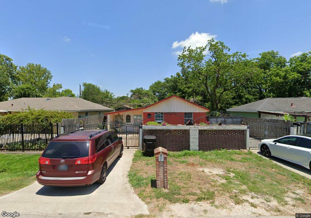 2530 Garwood Dr, Houston, TX 77091 - photo 1