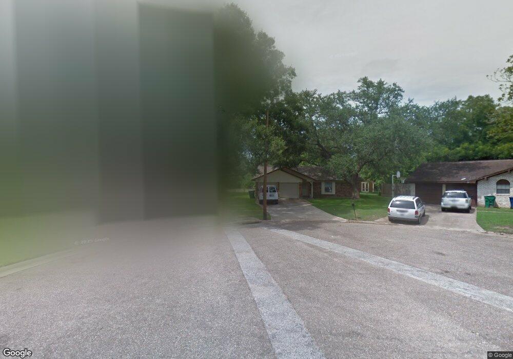 3701 Wilshire Dr, Alvin, TX 77511 - photo 1