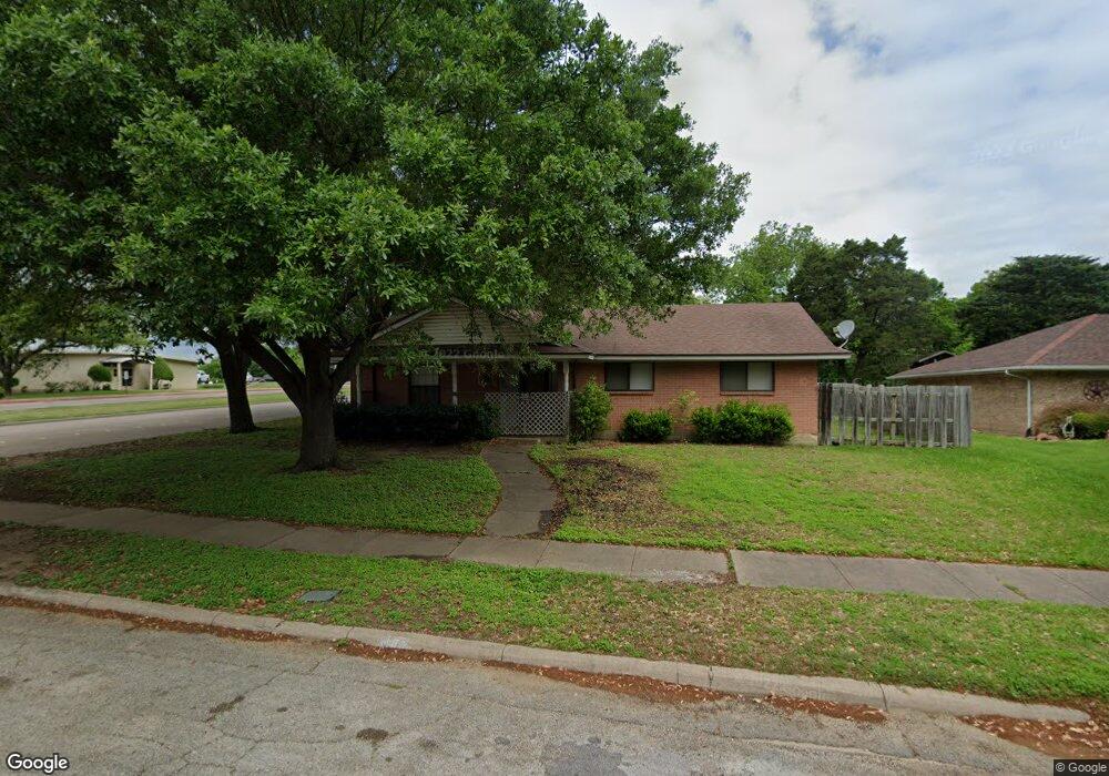 1108 Bluebonnet Cir, Ennis, TX 75119 - photo 1