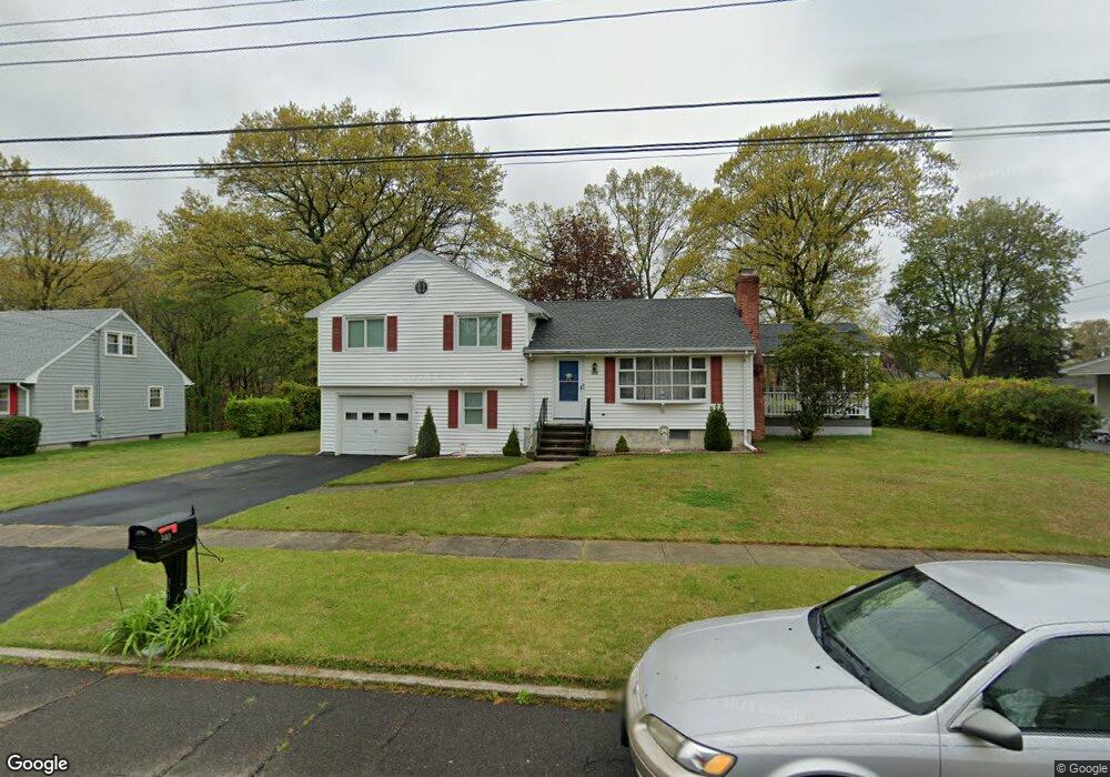 340 Fairfax Dr, Stratford, CT 06614 - photo 1