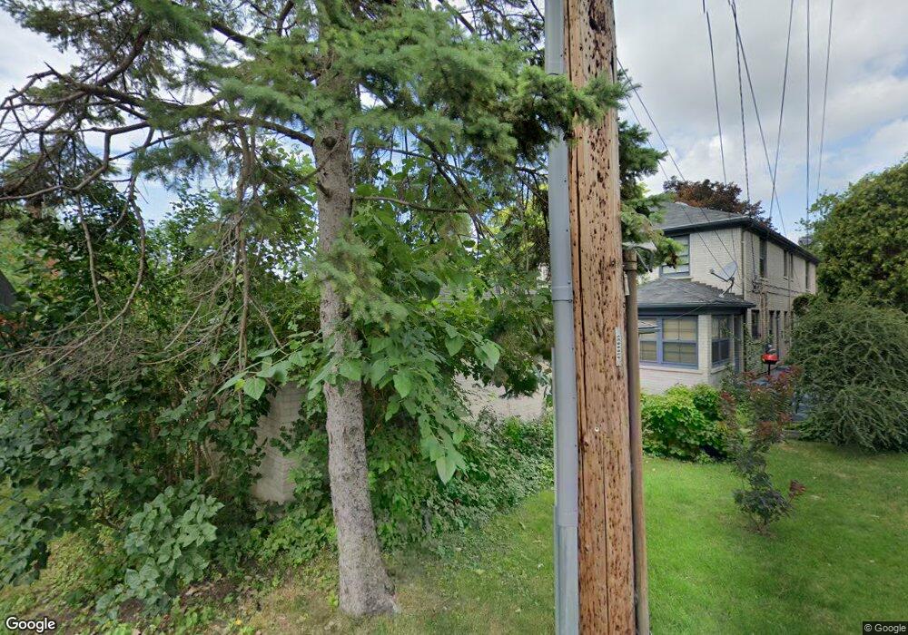 15820 Windmill Pointe Dr, Grosse Pointe Park, MI 48230 - photo 1