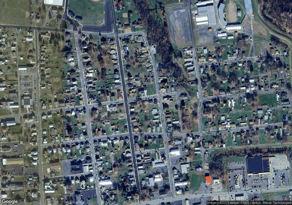 307 Highland Ave, Petersburg, WV 26847 - photo 1