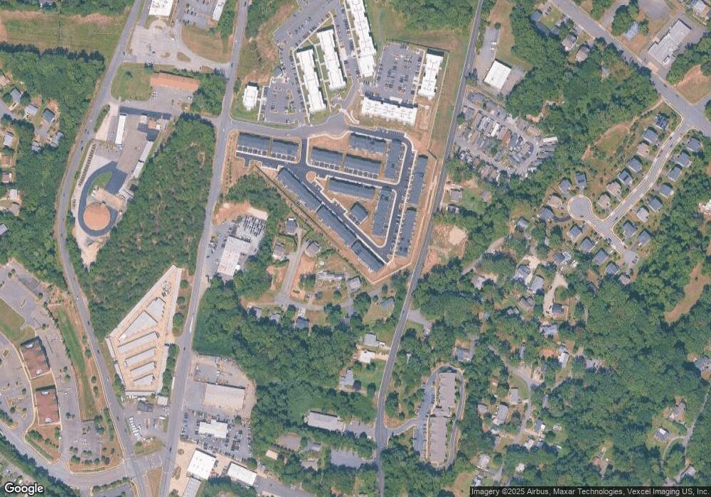 18277 Summit Pointe Dr, Triangle, VA 22172 - photo 1