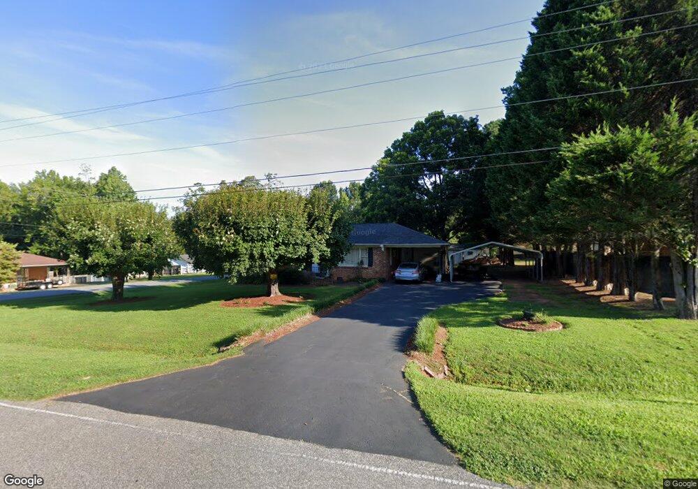 2745 Highland Dr, Lincolnton, NC 28092 - photo 1