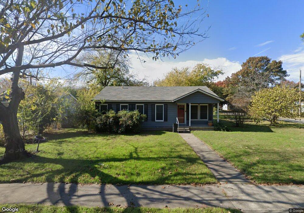 325 Norwood Dr, Hurst, TX 76053 - photo 1