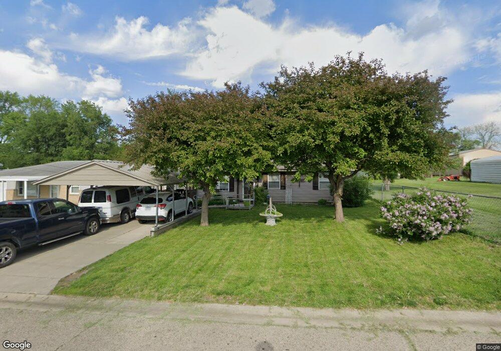 108 Gavin St, Lincoln, IL 62656 - photo 1