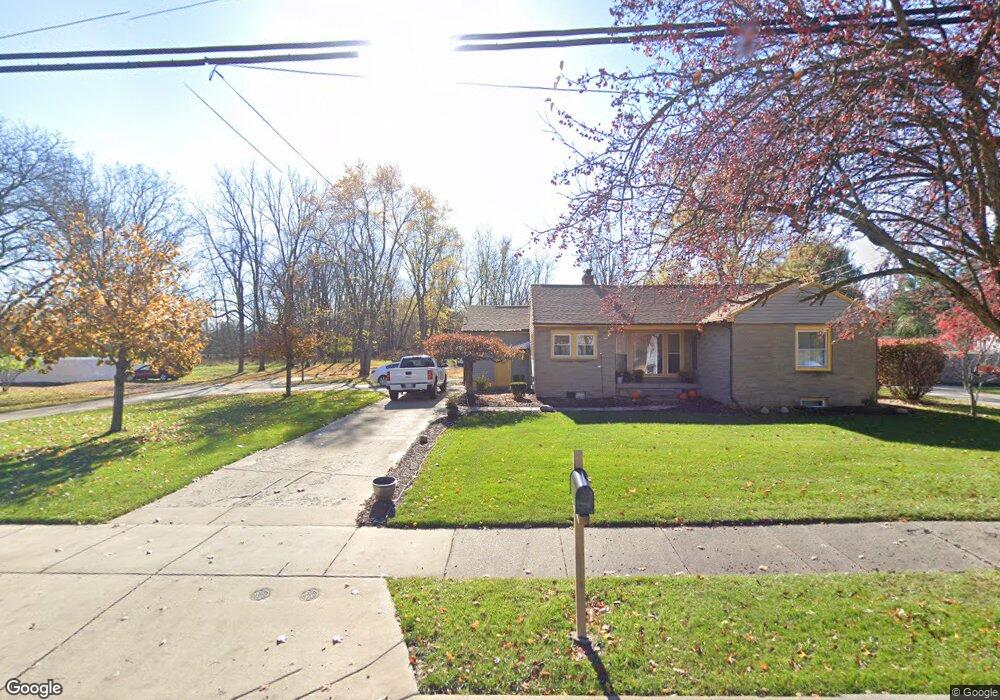 1721-1/2 W Holmes Rd, Lansing, MI 48910 - photo 1