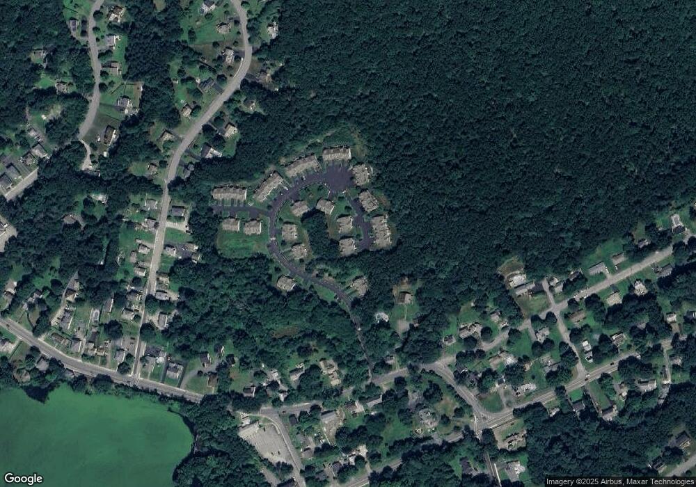 unit-15 125 Carrington Ln unit 15, Uxbridge, MA 01569 - photo 1