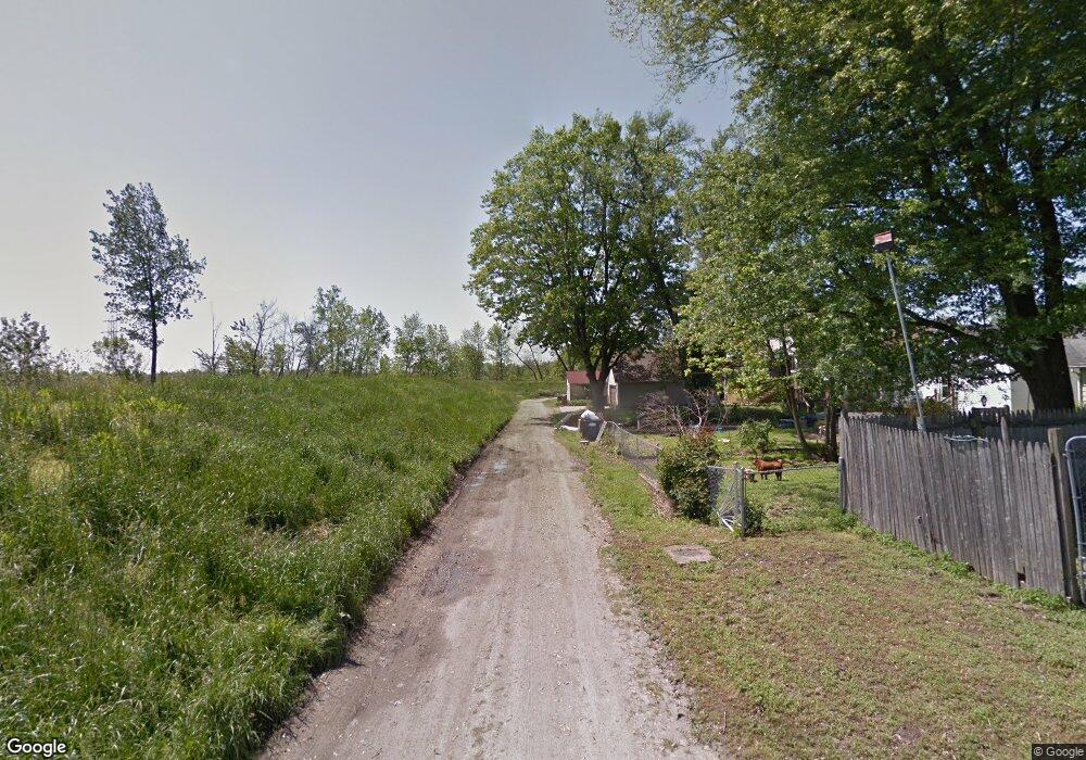 205 W Poplar St, West Terre Haute, IN 47885 - photo 1