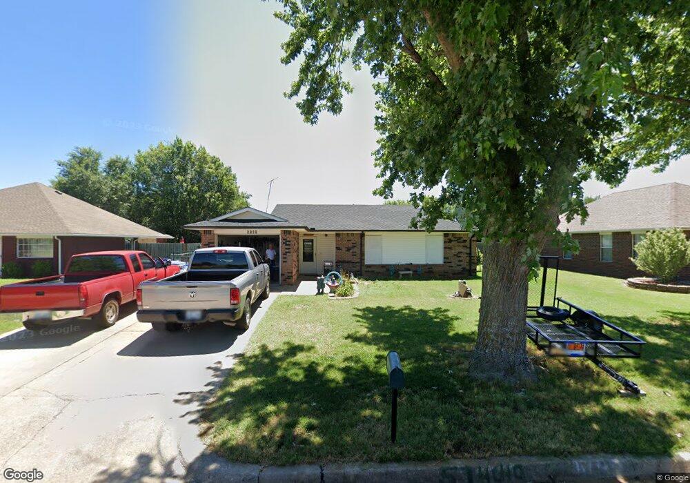 4306 Whispering Hills Dr, Duncan, OK 73533 - photo 1