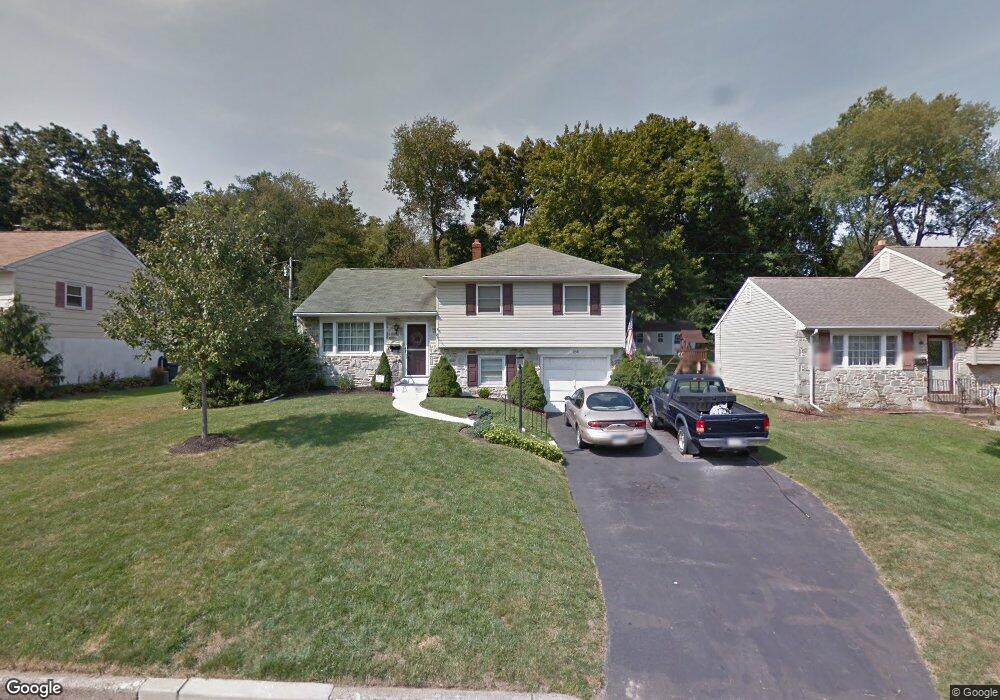 958 Carlin Dr, Southampton, PA 18966 - photo 1