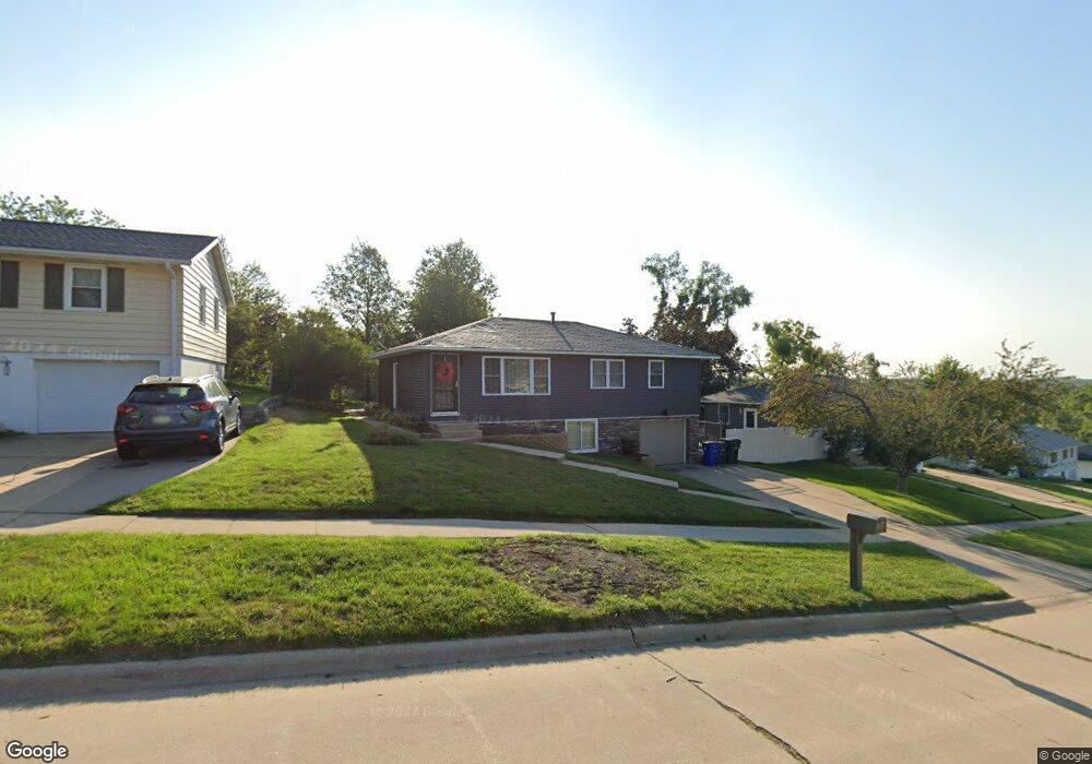 3325 Clover Dr SW, Cedar Rapids, IA 52404 - photo 1