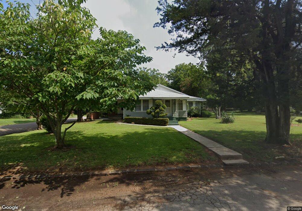 201 E Bissell St, Hugo, OK 74743 - photo 1