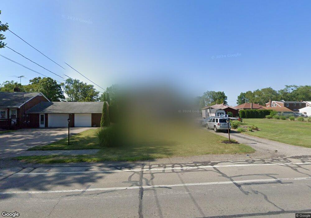 5221 E Lake Rd, Sheffield Lake, OH 44054 - photo 1