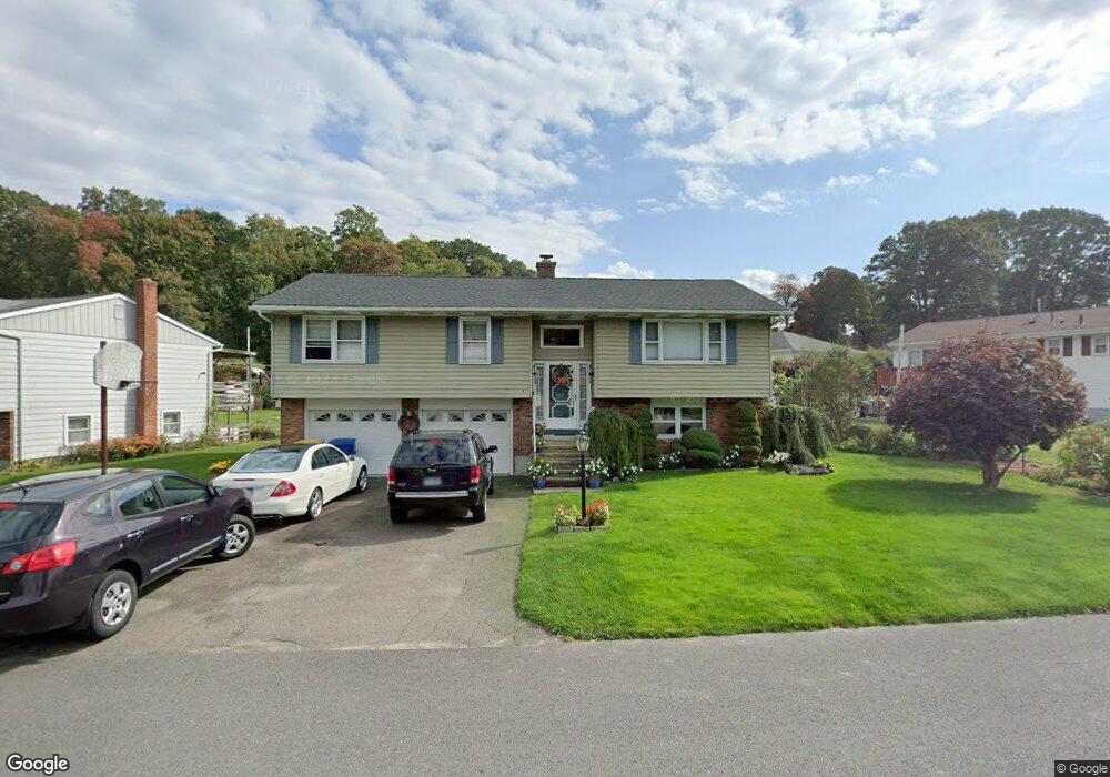 91 Carriage Dr, Waterbury, CT 06708 - photo 1