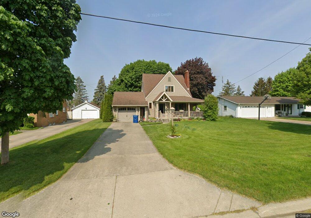 377 Division St, Vassar, MI 48768 - photo 1