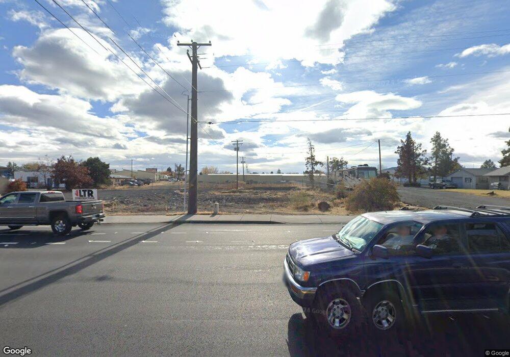 710 NW Maple Ave, Redmond, OR 97756 - photo 1