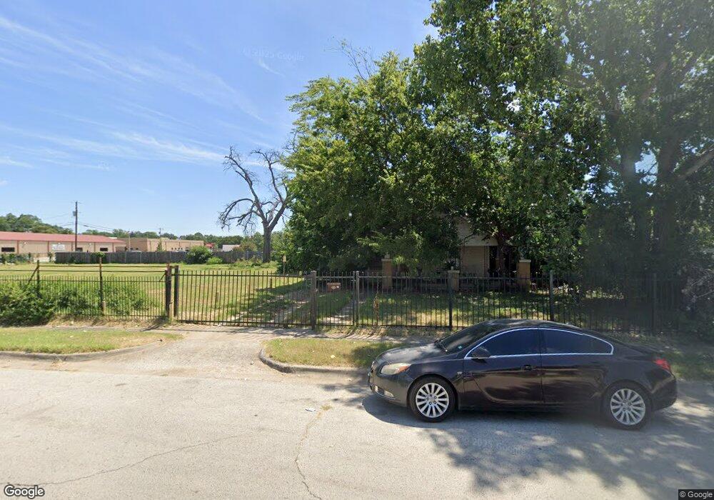 326 N Chandler Dr, Fort Worth, TX 76111 - photo 1