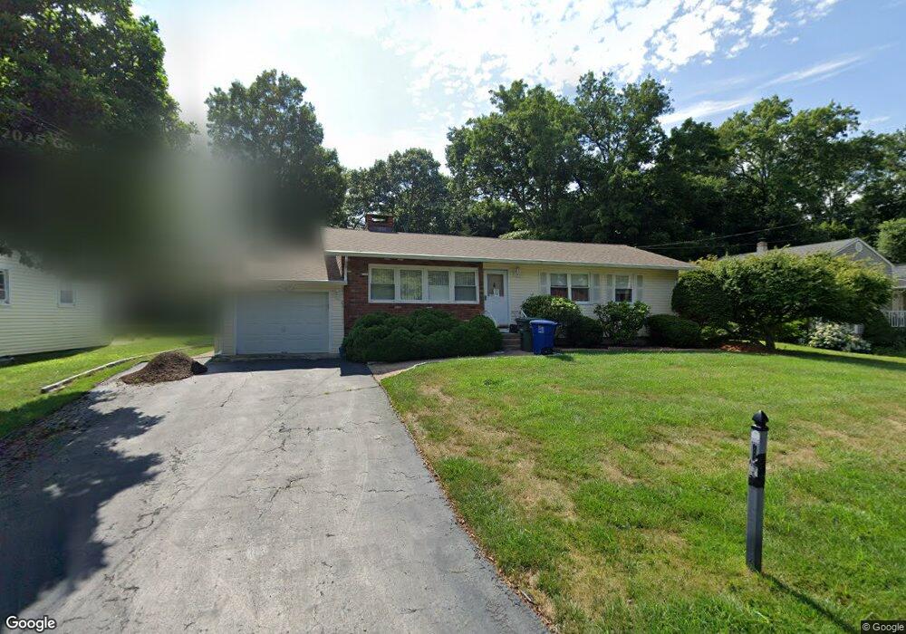 185 Macon Dr, Bridgeport, CT 06606 - photo 1