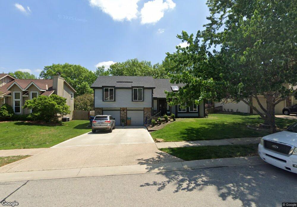 10557 Bradshaw St, Lenexa, KS 66215 - photo 1