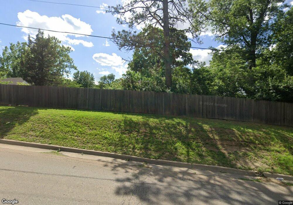 2909 SW MacVicar Ave, Topeka, KS 66611 - photo 1