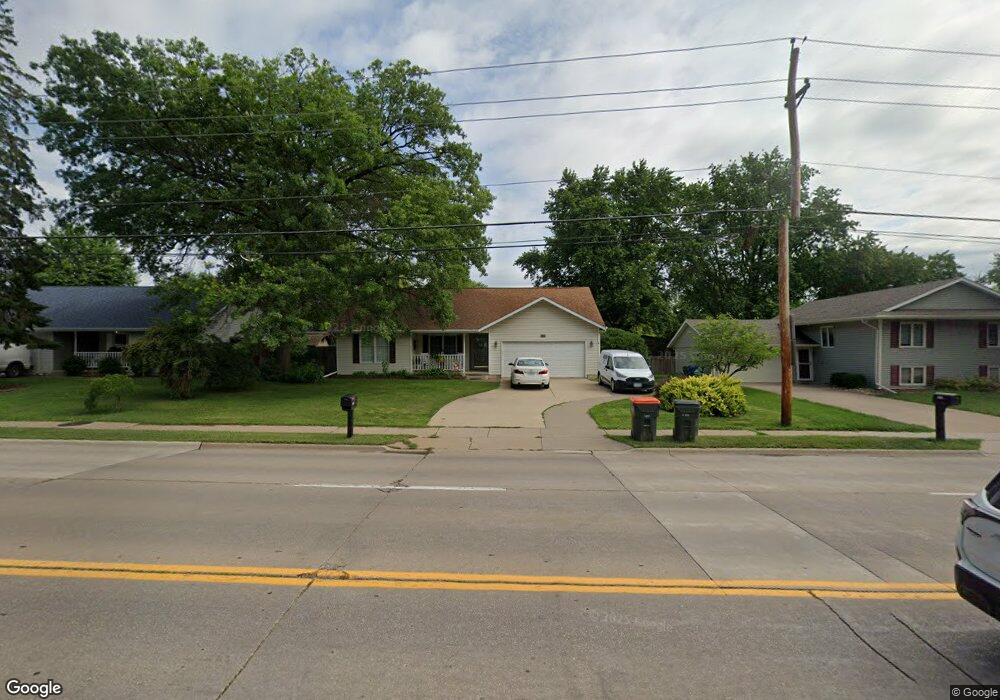 1324 W 53rd St, Davenport, IA 52806 - photo 1