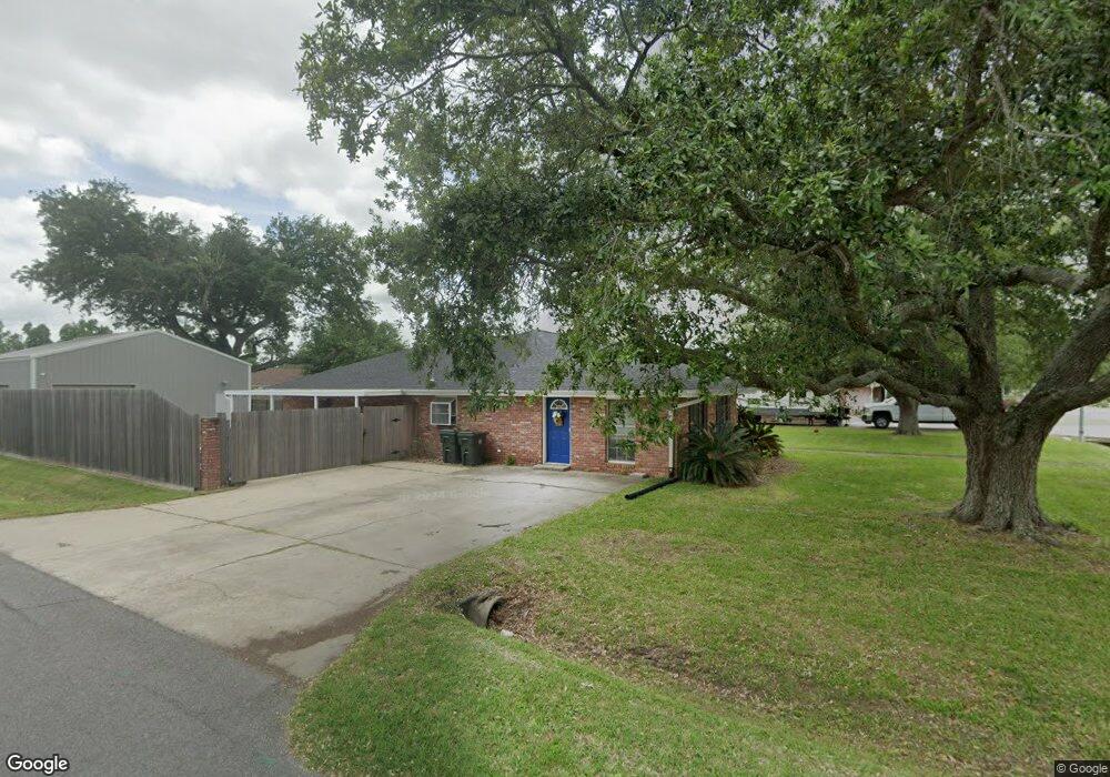 1413 N Greenfield Cir, Lake Charles, LA 70605 - photo 1