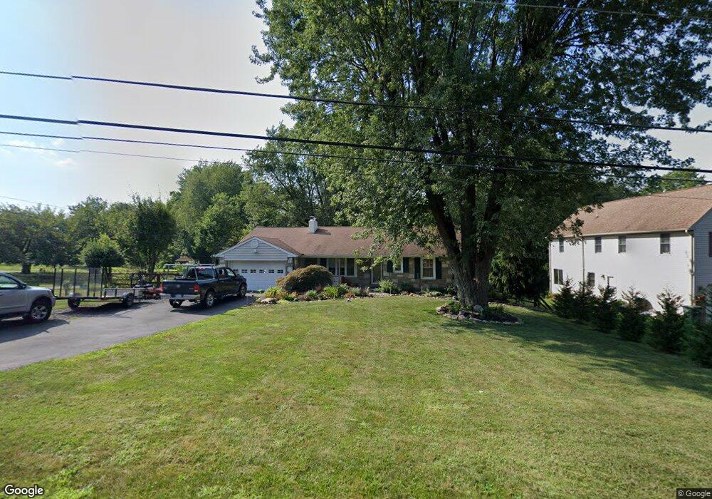 898 W Maple Dr, Southampton, PA 18966 - photo 1