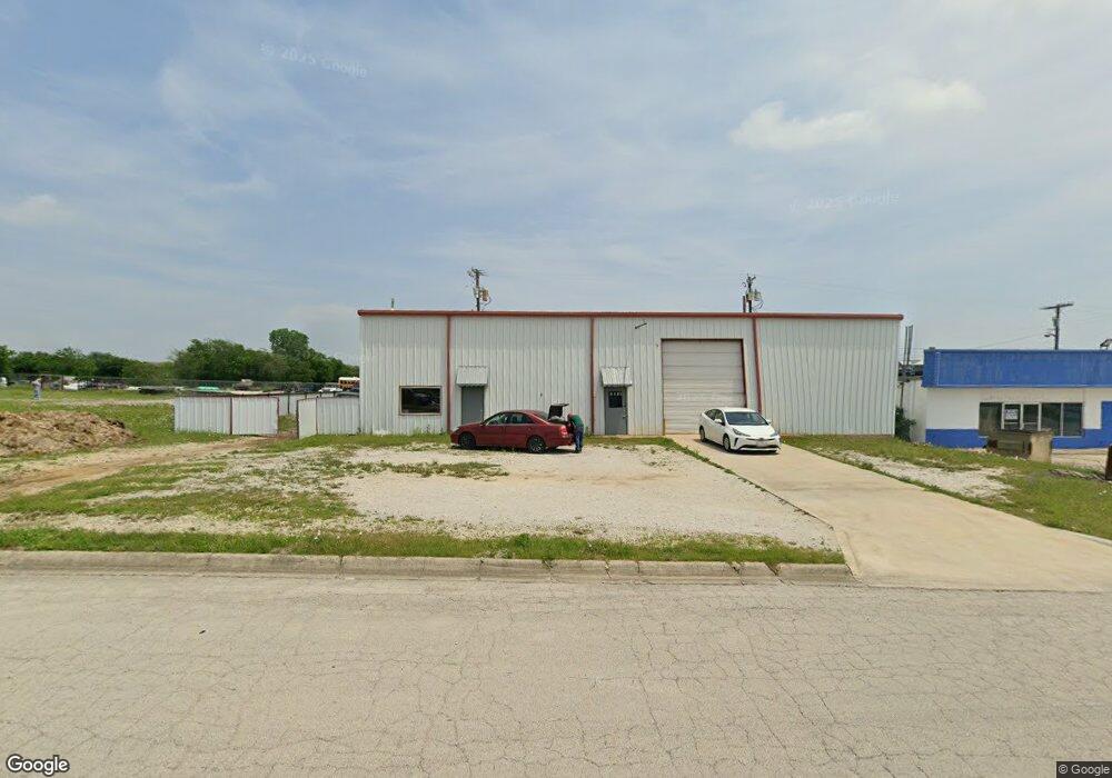 1610 Independence Ave, Gainesville, TX 76240 - photo 1