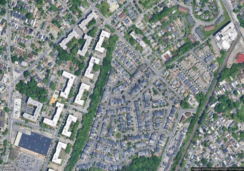 23 Long Pond Ln, Staten Island, NY 10304 - photo 1