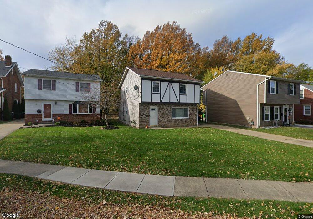 1714 E 298th St, Wickliffe, OH 44092 - photo 1