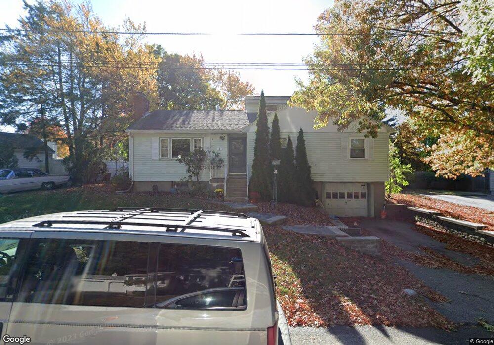 4 Drummond Rd, Stoneham, MA 02180 - photo 1