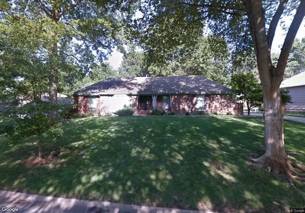 10408 Cherokee Ln, Leawood, KS 66206 - photo 1