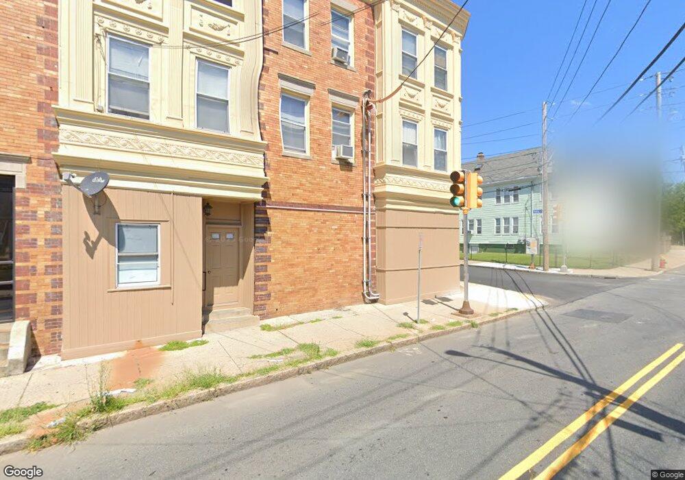 280 Cross St unit 4, Malden, MA 02148 - photo 1