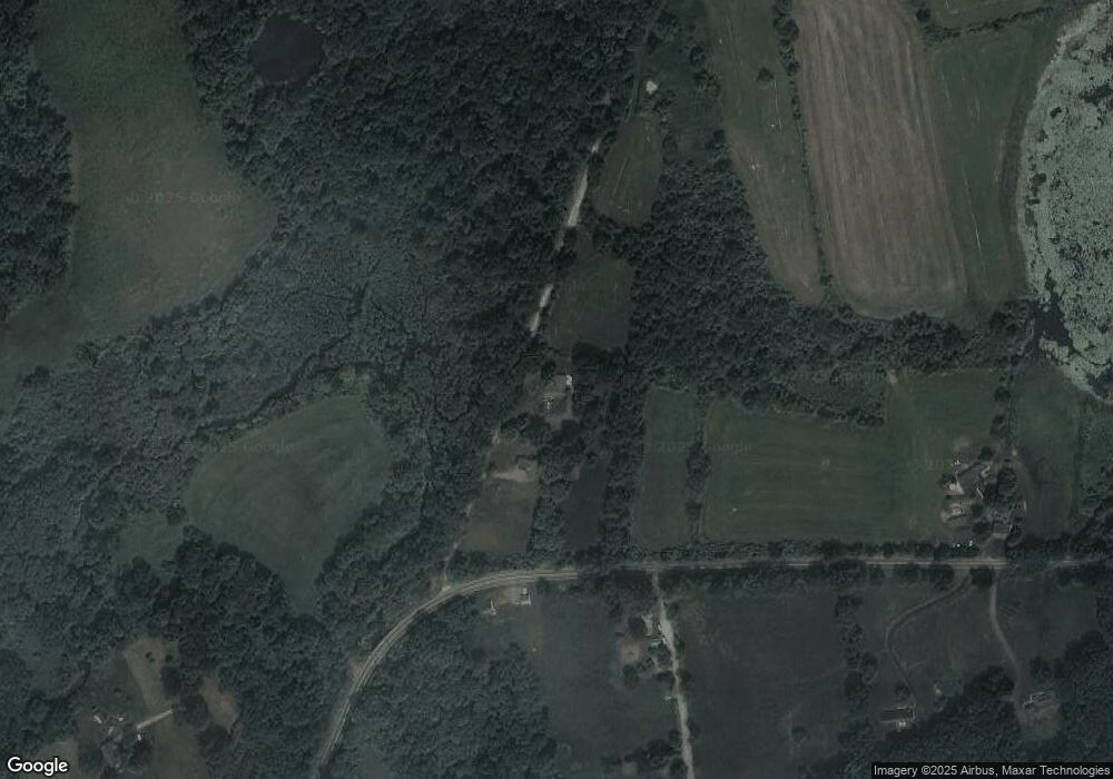 239 Hampton Rd, Pomfret Center, CT 06259 - photo 1