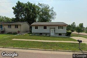 613 W 7th Ave, Lennox, SD 57039