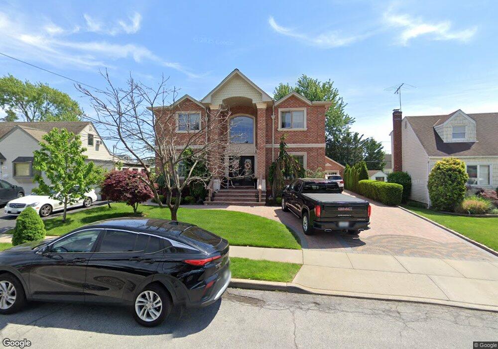 811 Forte Blvd, Franklin Square, NY 11010 - photo 1