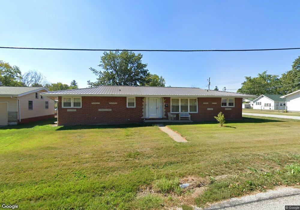 1009 W Saint Louis Ave, Effingham, IL 62401 - photo 1
